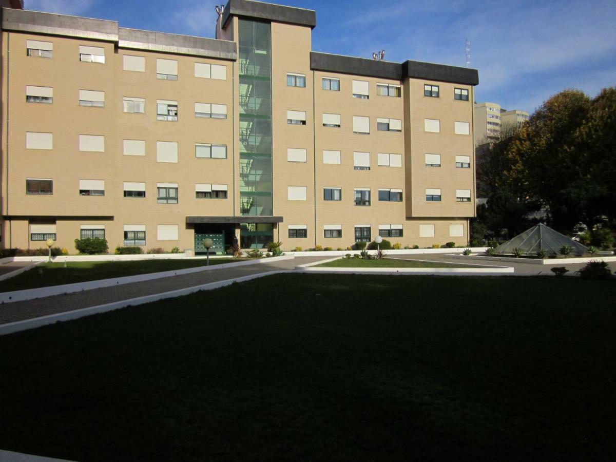 Comfortable & Central Apartment Senhora da Hora Екстер'єр фото